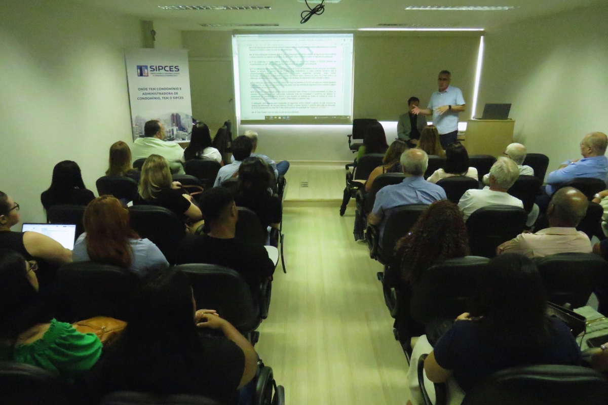 SIPCES promove encontro sobre regras para instalação de carregadores de veículos elétricos em garagens